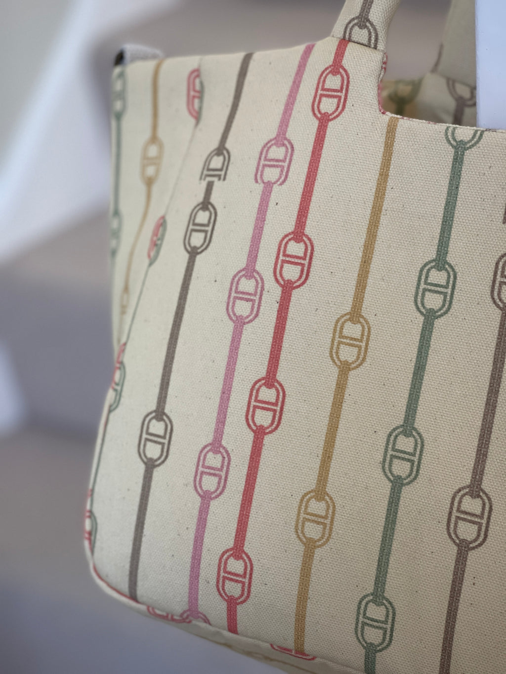 Sorbet Chain Tote Bag