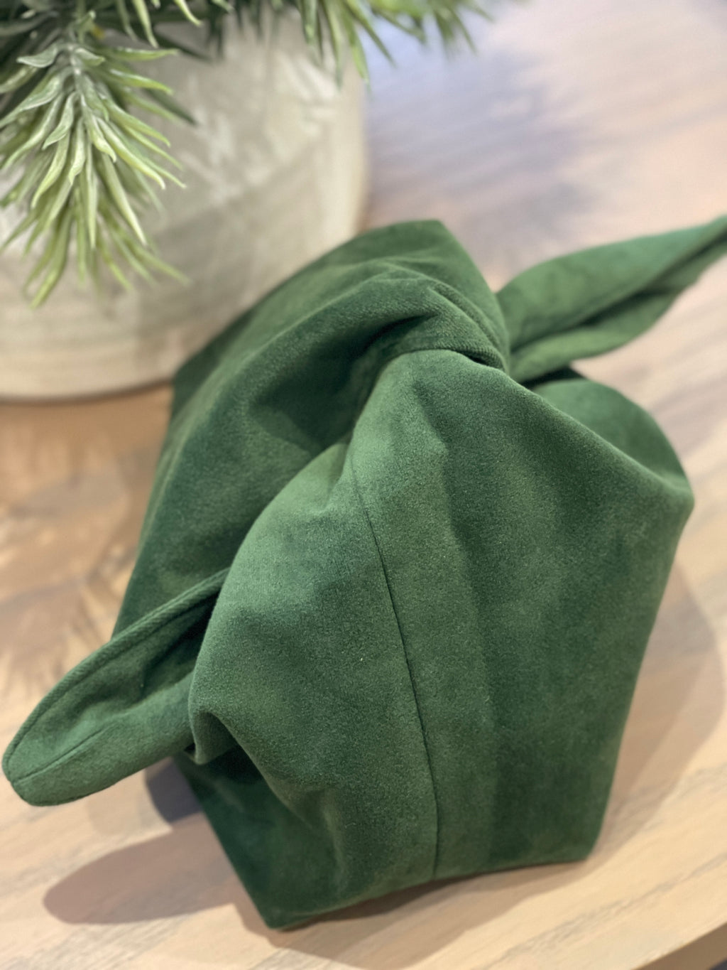 The Pimento Green Velvet Kiss Clutch Bag